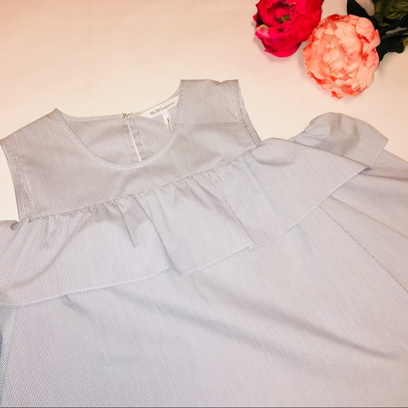 BCBG cold shoulder top - Picture 3 of 8